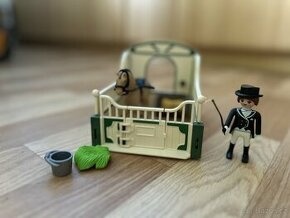 Playmobil stáj s koněm a jezdkyní