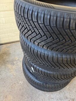 Nové Celoroční pneu 235/60 r17 Nexen nblue 4 season 2