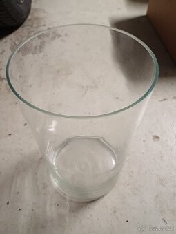 SKLENĚNÁ VÁZA (velká) výška 35 cm, průměr 20cm