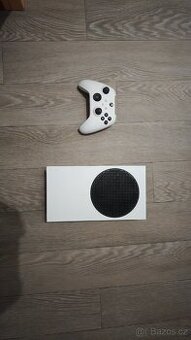 Prodám Xbox Series S 512GB White