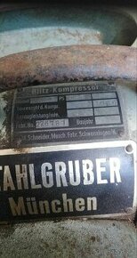 Veteránský kompresor zachovalém stavu