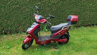 Elektroskútr Racceway