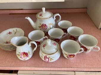 Starý porcelánový servis