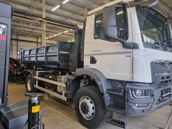 ČTYŘKOLKA MAN TGM 18.320 4x4 KONTEJNEROVKA