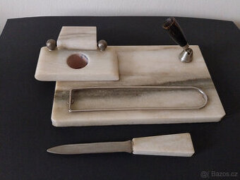 Mramorová psací souprava z 1. republiky