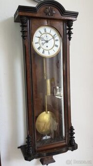 Starožitné nástěnné hodiny