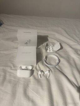 Prodám Apple AirPods Pro 2 Lightning.