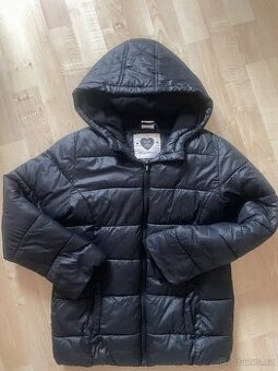 Černá teplá bunda 9-10 let