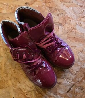Dívčí kotníkové boty Baťa, vel 37