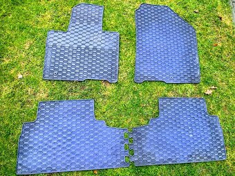KIA Sorento III. gumové rohože