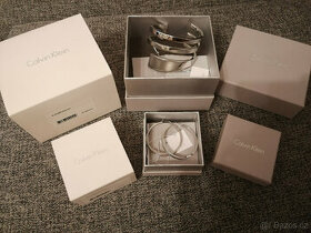 Calvin Klein ocelový náramek a ocelové náušnice kruhy Beyond