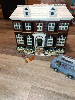 LEGO Ideas Sám doma 21330