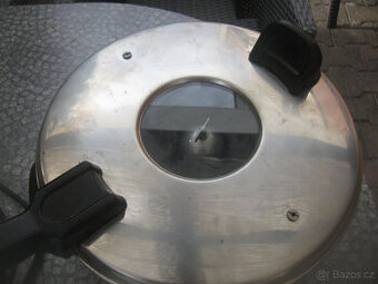 Prodám  funkční používanou remosku ETA GRAND s okénkem.