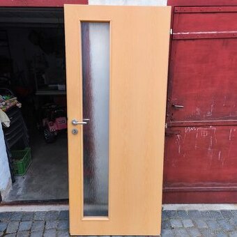 Dveře na stavbu, chatu. 80L