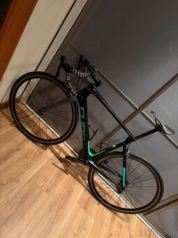 Silniční kolo cube