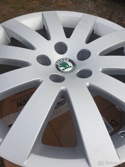 5x112 r17 Škoda Superb I Nová