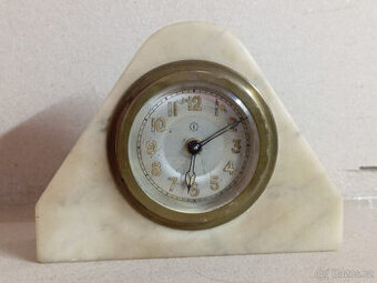 Starý budík z mramoru