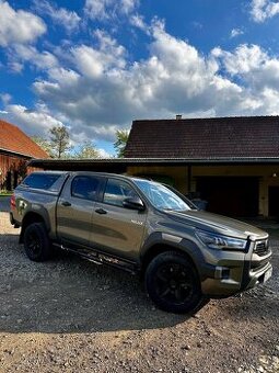 Toyota Hilux DC 2.8 I D-4D Invincible 4x4 A/T ,DPH