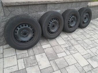 Prodám plechové kola rozteč 5x112 s letními pneu.