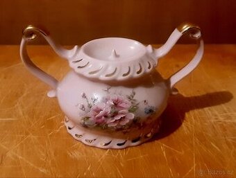 Svícen z růžového porcelánu - 1