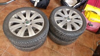 Al kola Škoda Superb nebo Octavia