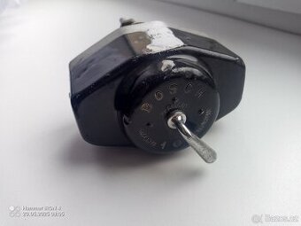 Bosch motorek stěrače.
