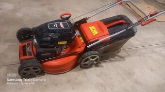 Benzínová sekačka HECHT 554 SX s pojezdem