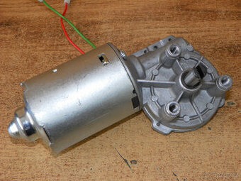 Elektromotor s převodovkou DEWERT 24 VDC, 33 ot./min. 330 W