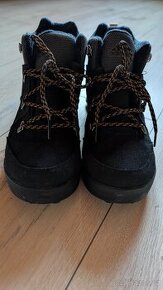 Zimní boty zn. Adidas vel. 39 1/3