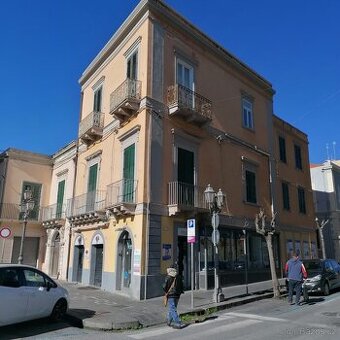 Prodej apartmánového domu, 6 bytů, 800 m2, Milazzo, Sicílie