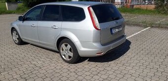 Ford Focus 2,0i 16V Carving 107 kw kombi