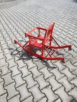 Sedačka a houpačka