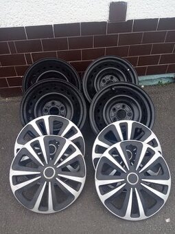 Prodám disky a poklice na Honda 8g