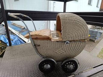 Prodám starý dětský kočárek