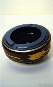 skleněný popelník