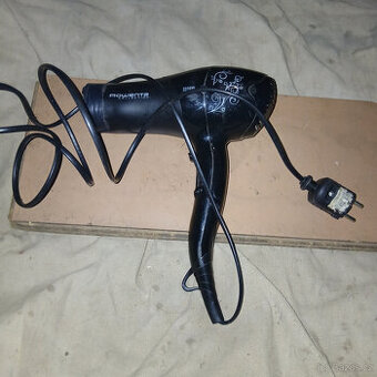 Funkční fény-vysoušeče na vlasy