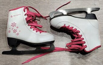 Dámské lední brusle (vel. 32)