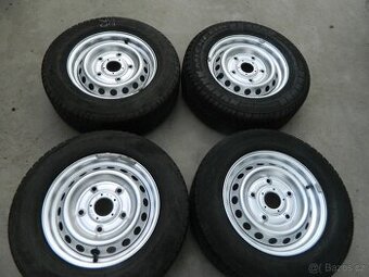 kola ford Transit + pneu R15C