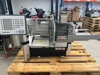 Nářezový stroj Bizerba A 404 rok 2017