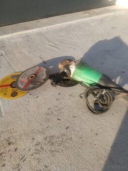 Úhlová bruska 230 mm.