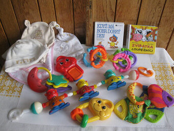 hračky,drobnosti  1 rok