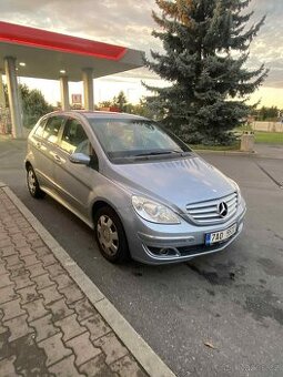 Mercedes benz b180 na opravu