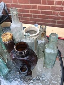 Sklenice - vykopavky - z Coventry