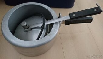 Tlakový hliníkový hrnec