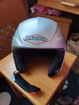 Lyžařská helma vel. S 56