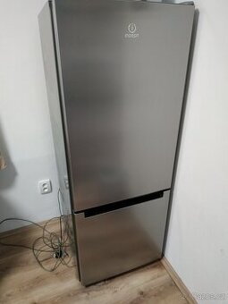 Lednička kombinovaná Indesit