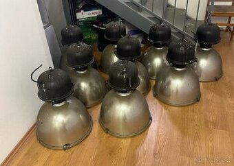 Industriální světlo, industriální lampa