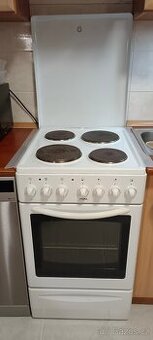Prodám elektrický sporák Zn. Mora