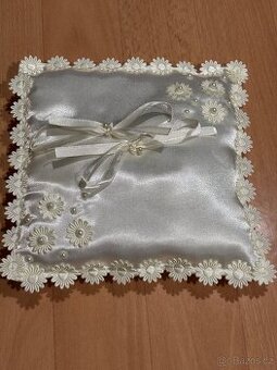 Polštářek na prstýnky