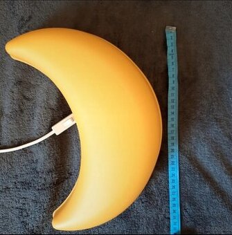 Lampička ve tvaru měsice